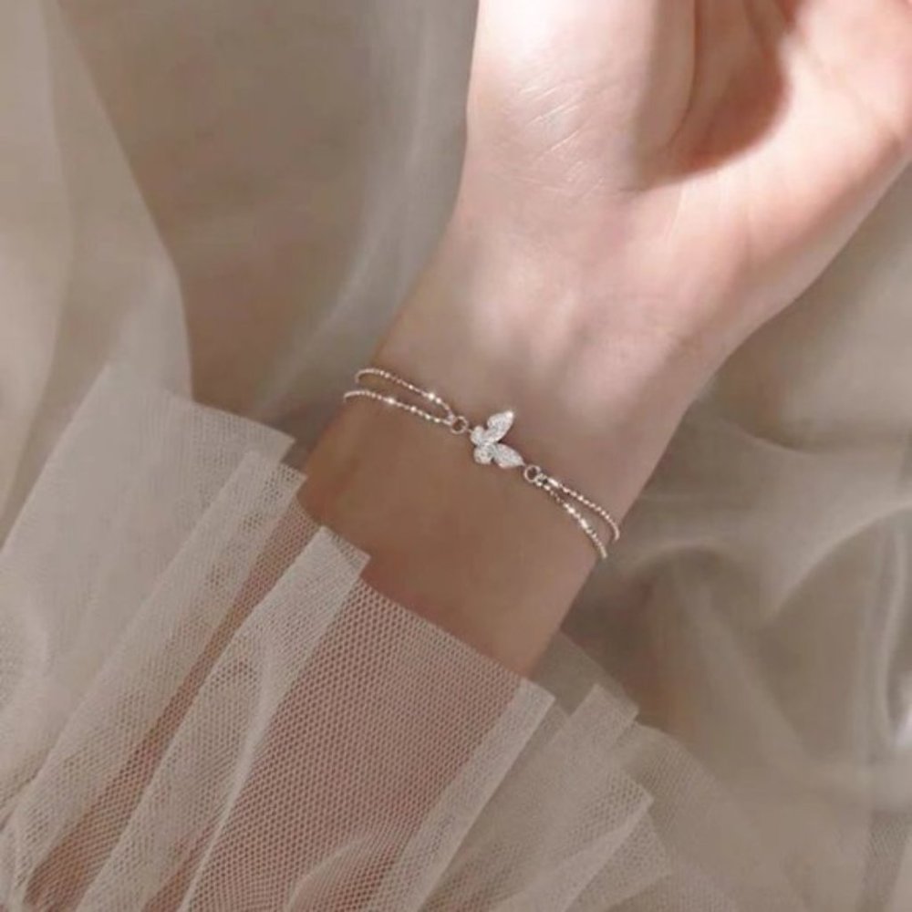 NEW Silver Simple Cute Butterfly Bracelet - Picture 2 of 5